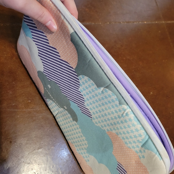 Cloud Pattern Laptop Sleeve - Picture 2 of 6